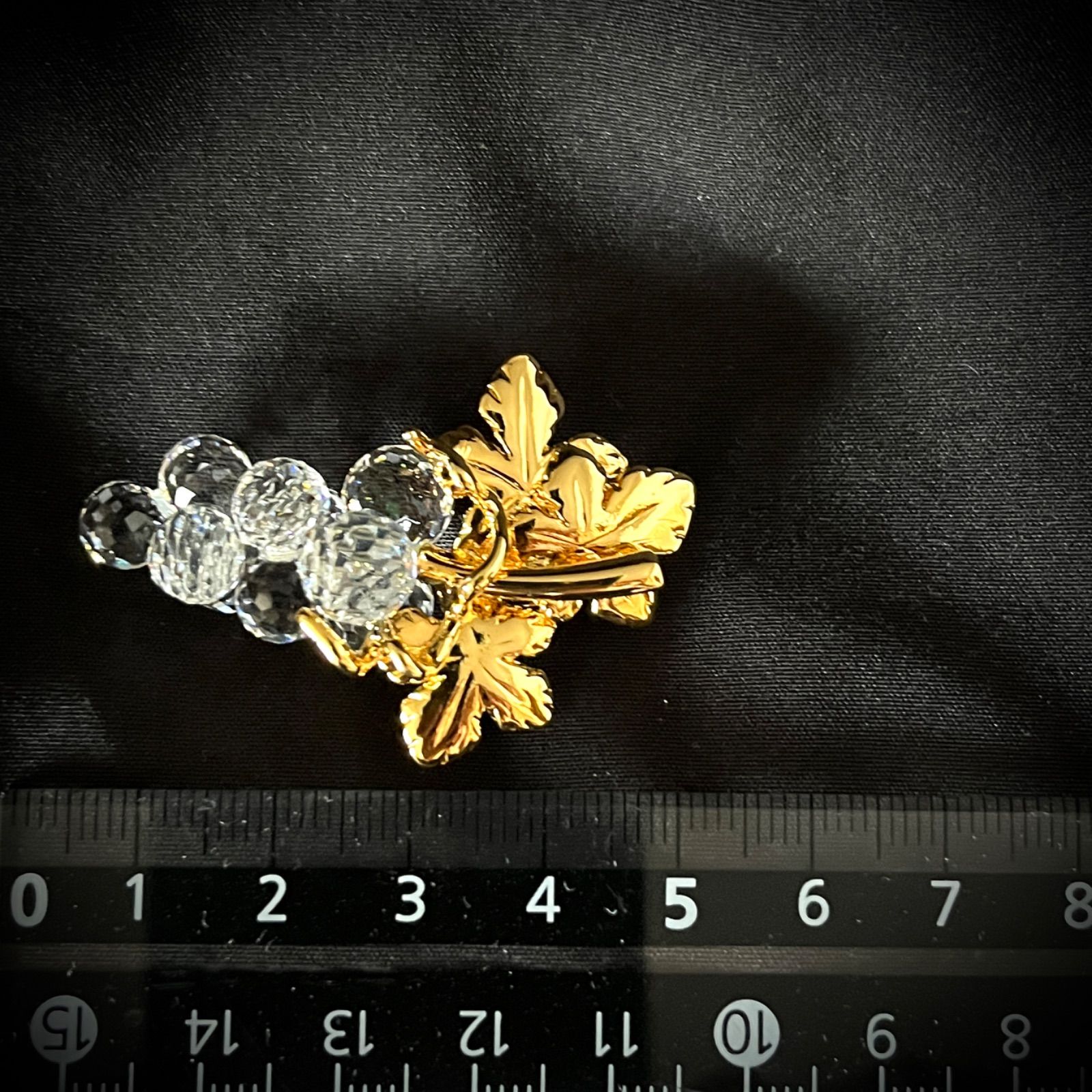 SWAROVSKI スワロフスキー 葡萄 ぶどう ブローチ クリスタルメモリーズ