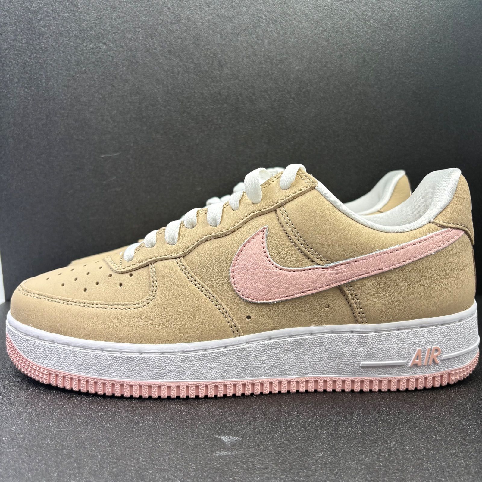 新品　Nike Air Force 1 Low Retro 