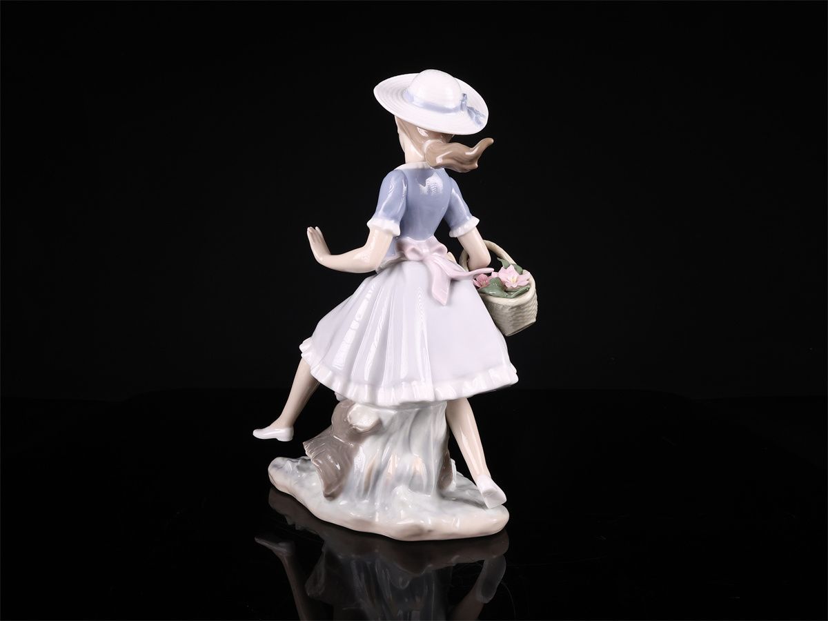LLADRO 【リヤドロ】 フィギュリン 磁器人形 子犬とかけっこ 高27