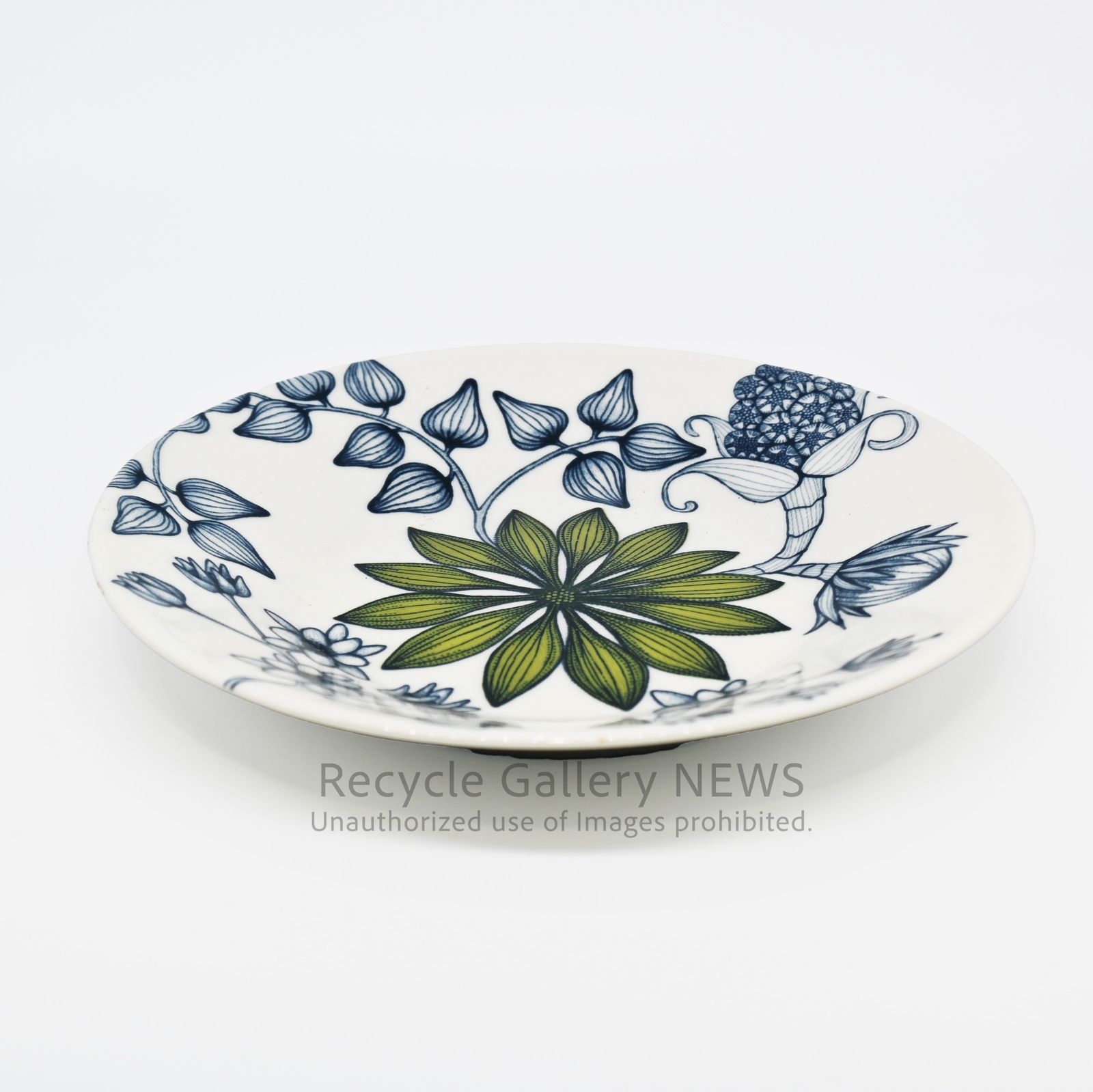 ○ ARABIA Runo Spring Drop 16.5cm Plate アラビア 