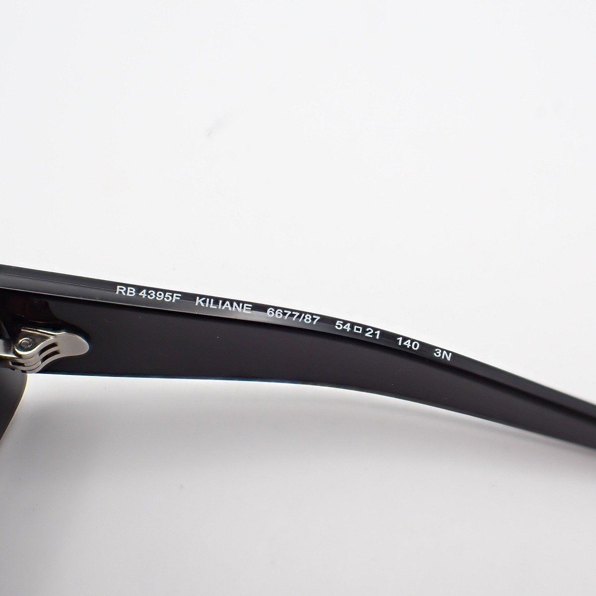 Ray-Ban RB4395F KILIANE サングラス ブラック　美品 Ray-Ban レイバン サングラス RB4395F KILIANE キリアン ブラック系