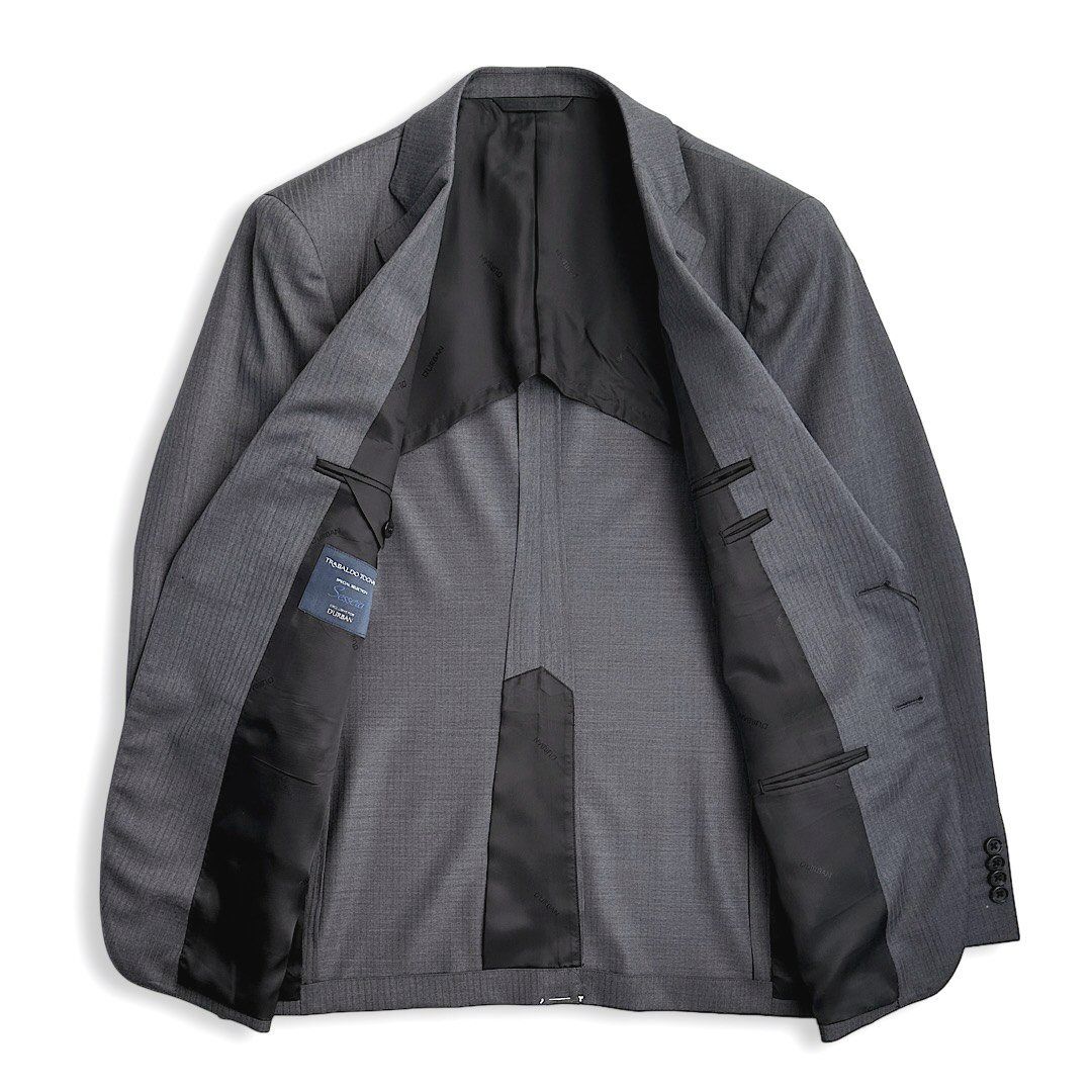 新品 D'URBAN ダーバン スーツ A5 定価132,000円 春夏 グレー シャドーストライプ TRABALDO TOGNA Seesera ウール100% ストレッチ 背抜き ノータック 日本製 ビジネス メンズ 高級