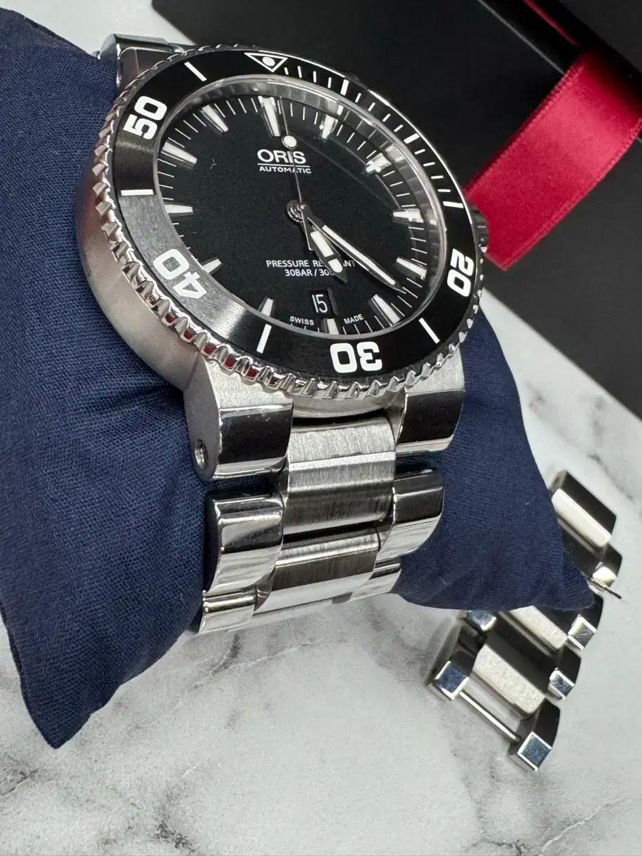 ORIS 美品　黒文字盤 ORIS アクイス デイト 黒文字盤 43mm - メルカリ