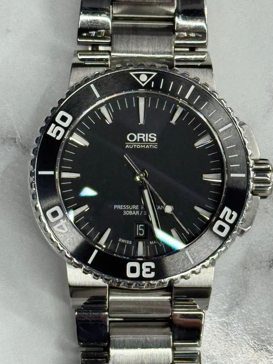 ORIS 美品　黒文字盤 ORIS アクイス デイト 黒文字盤 43mm - メルカリ