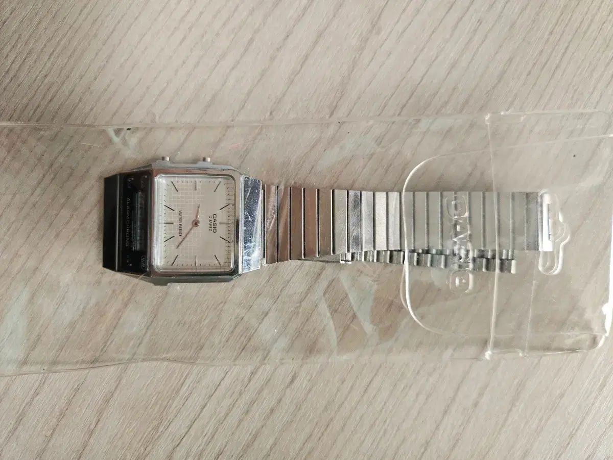 カシオ aq800