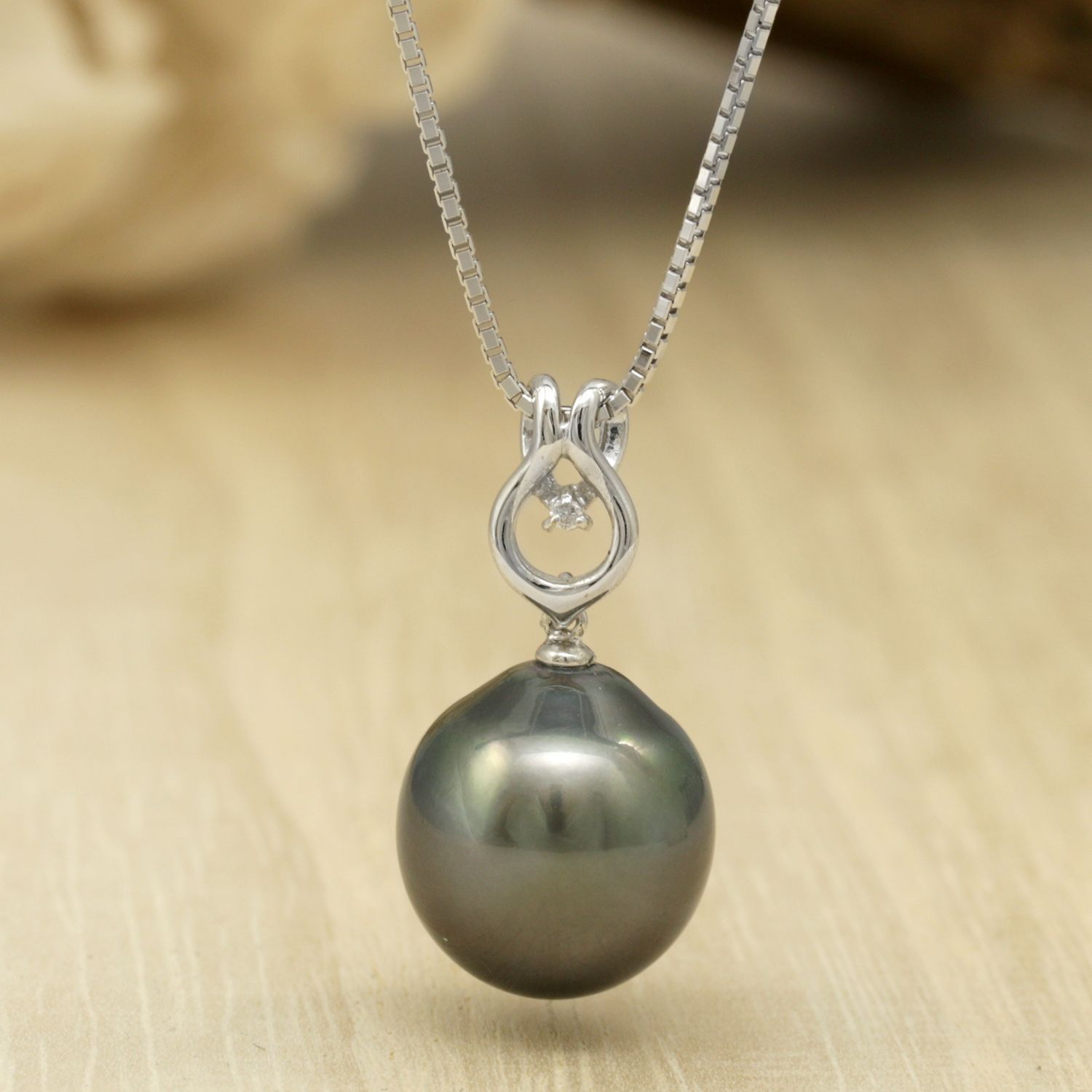 南洋ブラックパール1粒ネックレス K14WG/K18WG