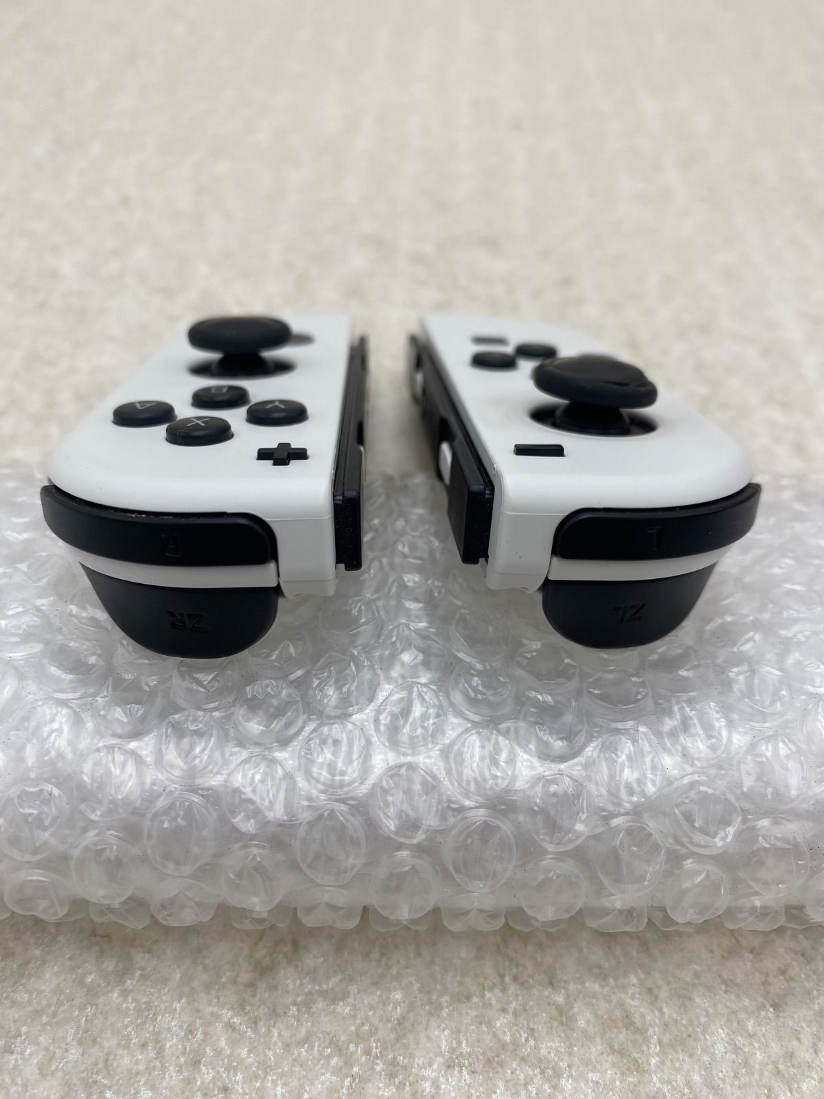 ◇Nintendo Switch 有機ELモデル Joy－Con（L）／（R） ホワイト