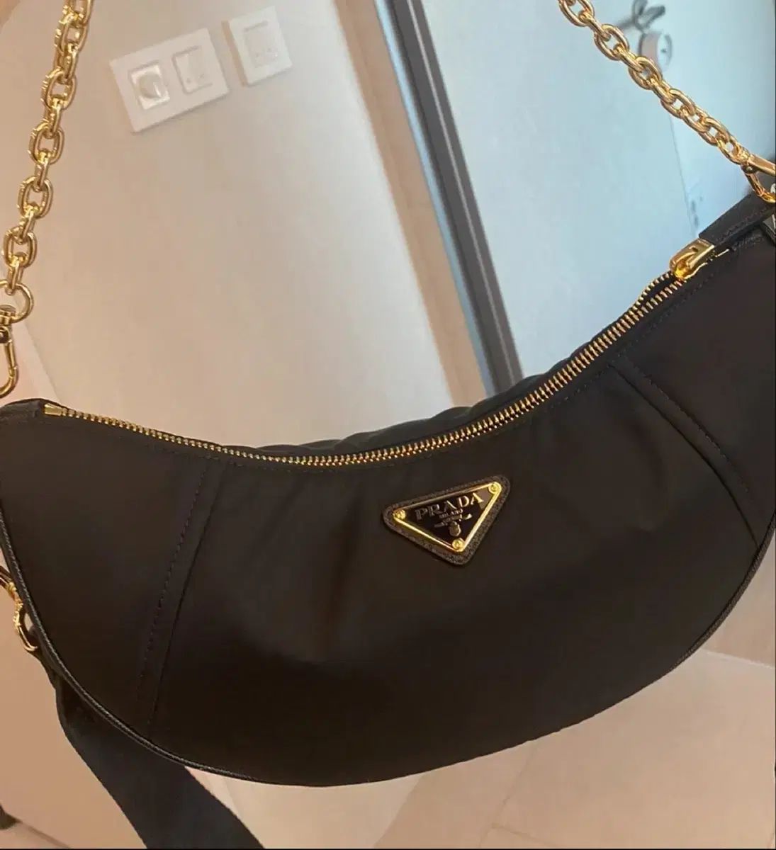 PRADA プラダ ドゥイルン ブラック チェーン ホーボー ショルダーバッグ (正規品 新品)