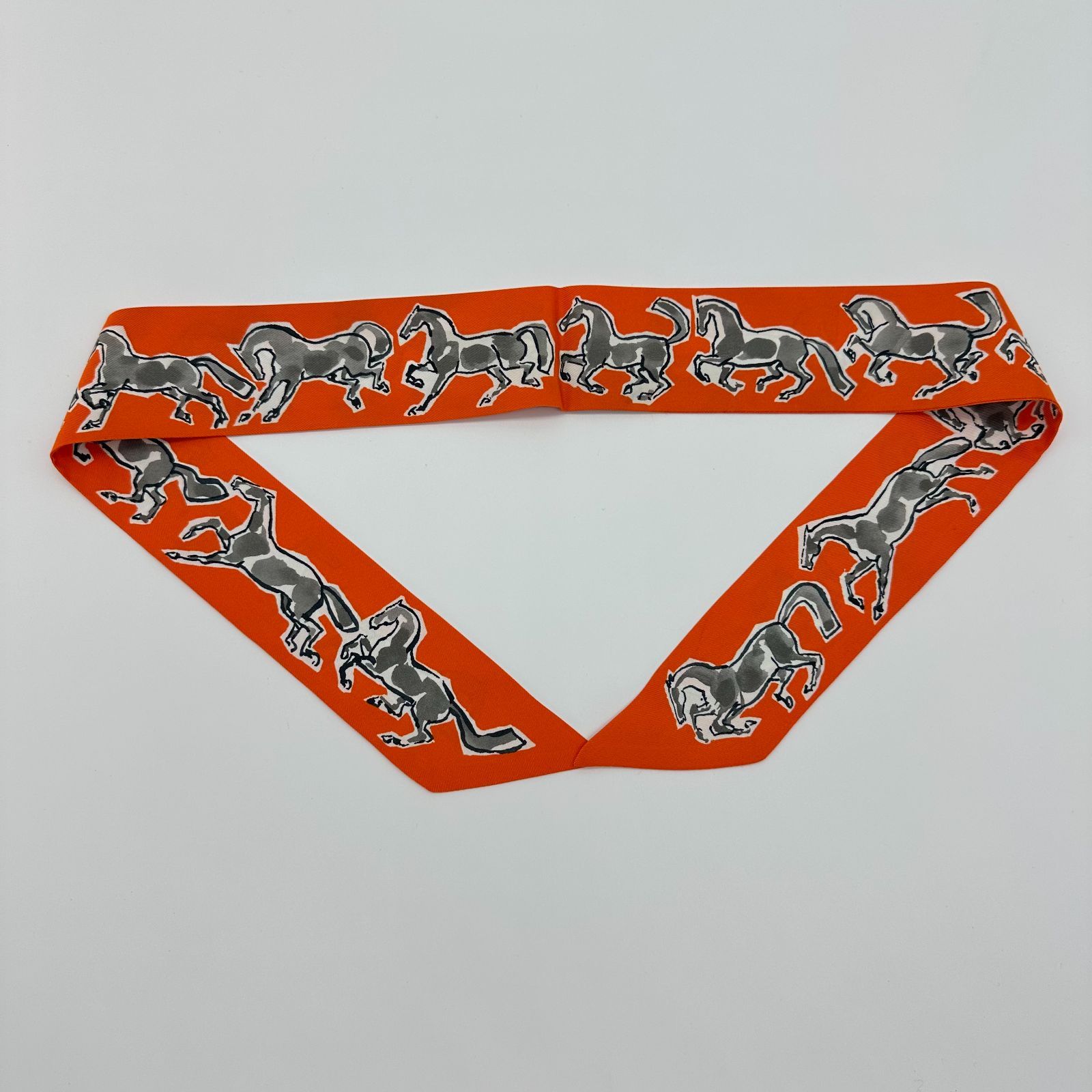 HERMES エルメス ツイリー スカーフ 自由の馬 CHEVAUX EN LIBERTE 100