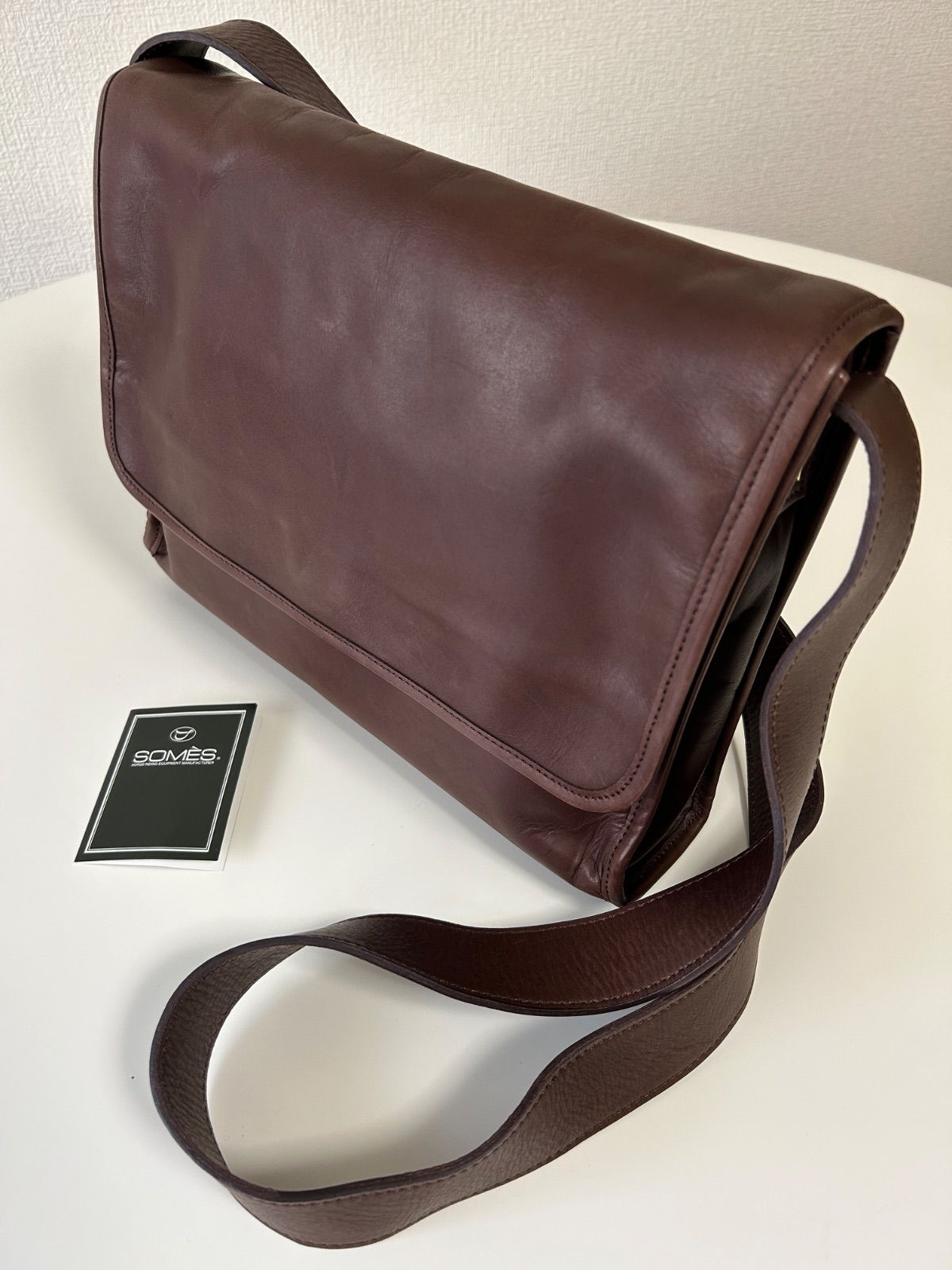 ソメスサドルSOMES SADDLEショルダーバッグショルダーバッククロスボディバッグクロスボディバック肩掛けバッグ肩掛けバック襷掛けバッグ襷掛けバック鞄カバンかばんダークブラウン焦げ茶色レザー本革牛革冊子日本製国産国内製メイドインジャパン