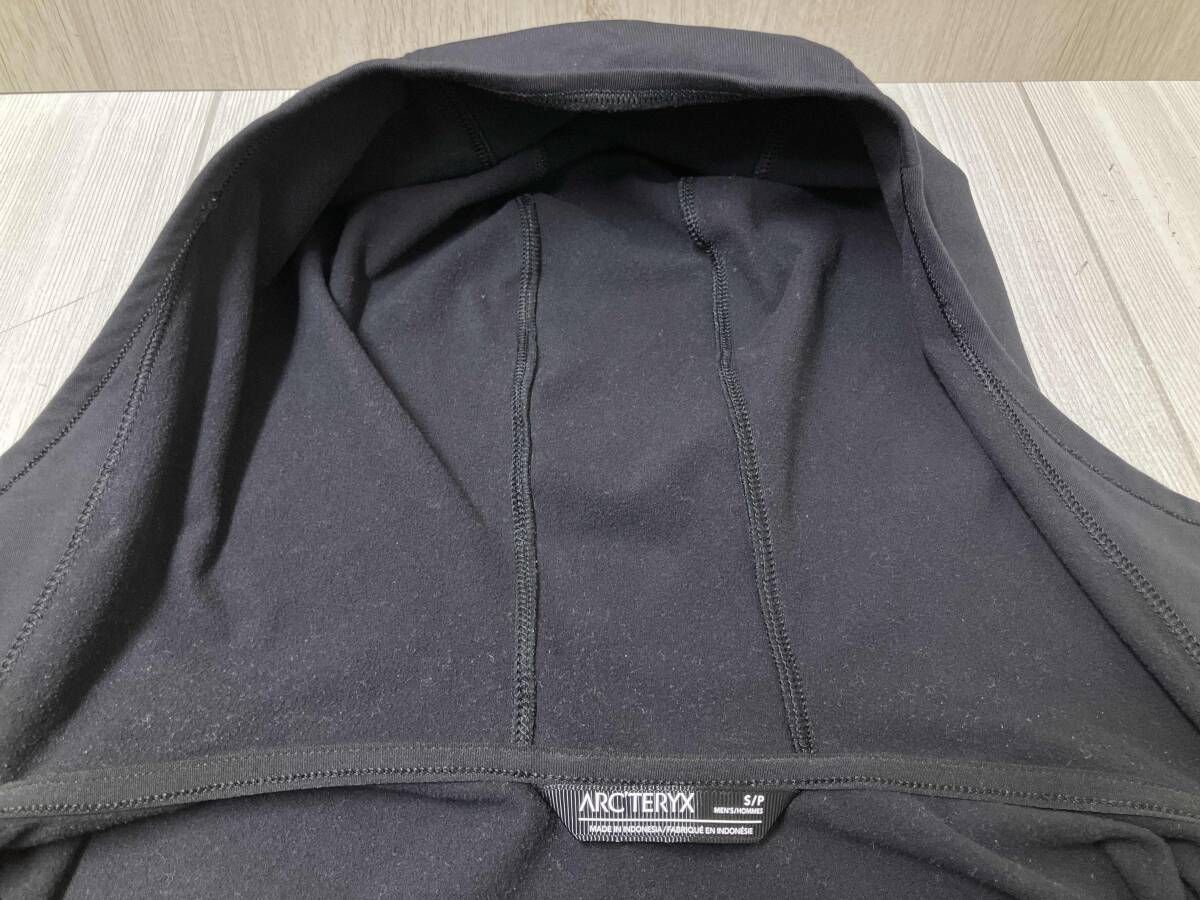 ARC'TERYX アークテリクス カイヤナイト ライトウェイト フーディ マウンテンパーカー Sサイズ ブラック メンズ ジャケット フリース ARC'TERYX アークテリクス カイヤナイト ライトウェイト フーディ マウンテンパーカー Sサイズ ブラック メンズ ジャケット フリース