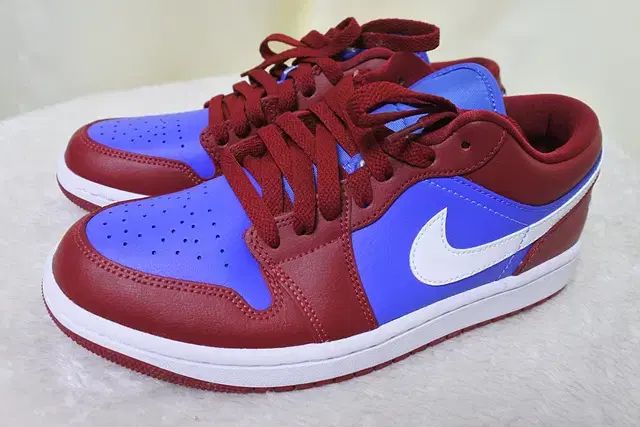 NIKE エア ジョーダン1 ロー 'ディープ レッド ブルー' 245 サイズ