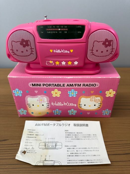 ハローキティ　ミニポータブルAM/FMラジオ ハローキティ　バイオリン90年代 1997年 レトロ サンリオ ハローキティ AM/FM ミニポータブルラジオ