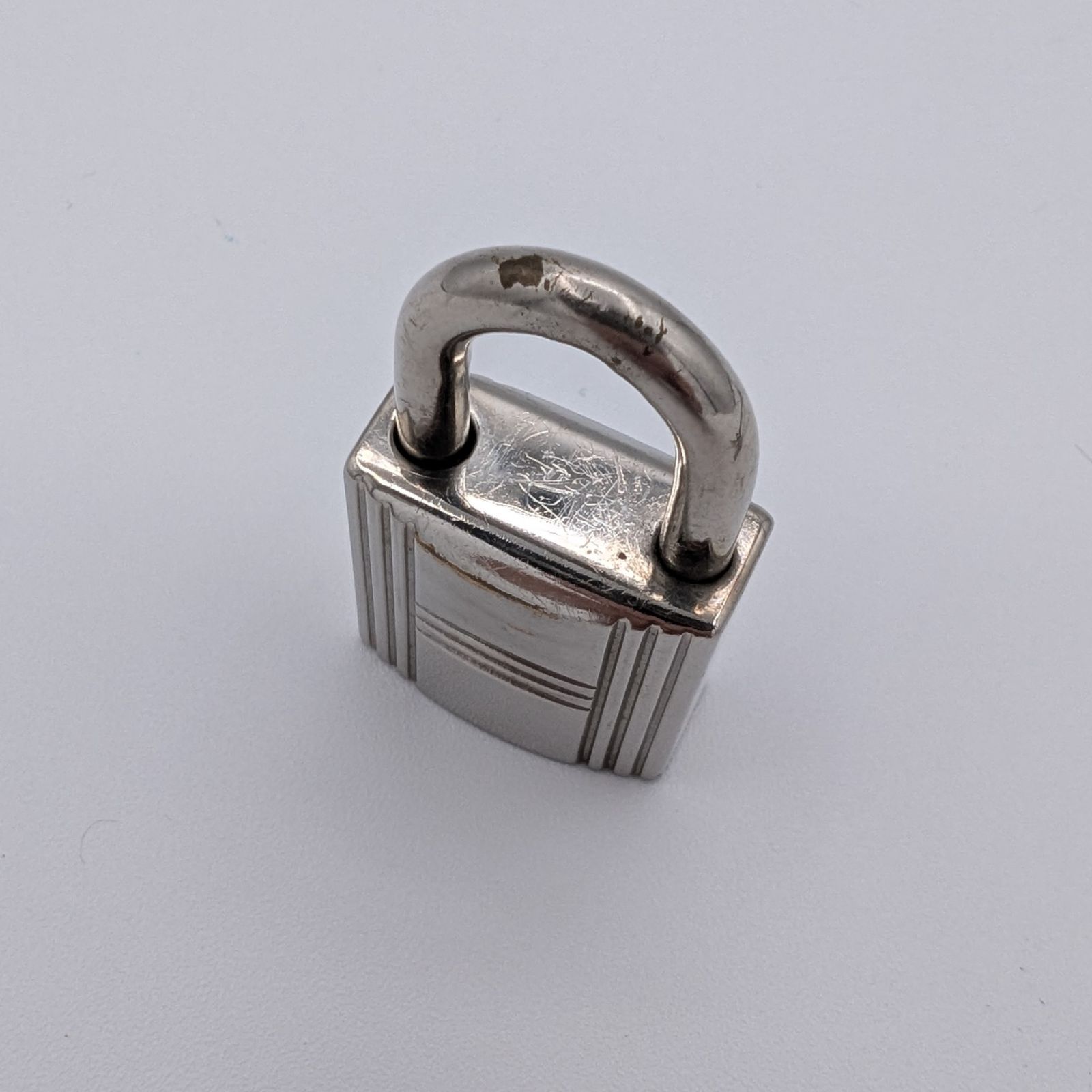 エルメス カデナ＆キー パドロック No.110 SV 中古品 (100085) HERMES エルメス カデナ キー2本 #114 南京錠 パドロック - メルカリ