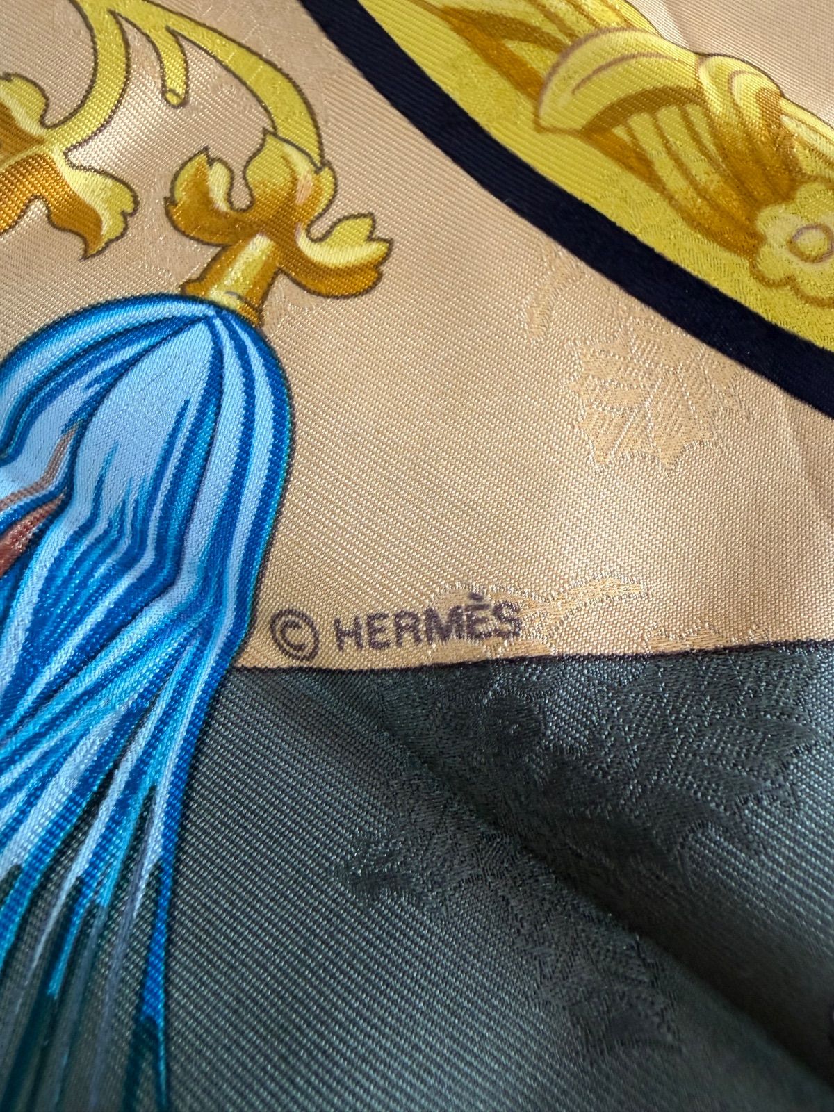 真贋済み】HERMES エルメス カレ90 大判スカーフ Plumes et Grelots