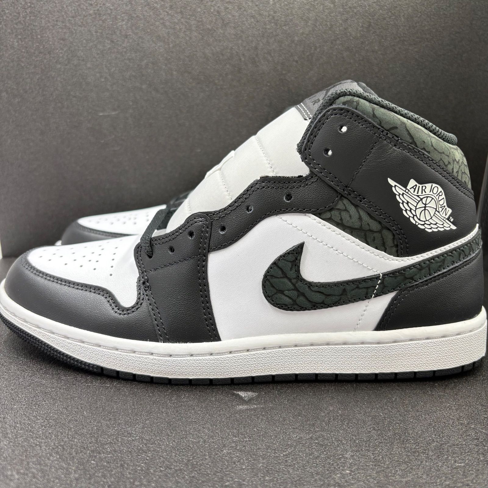 新品 Nike Air Jordan 1 Mid 