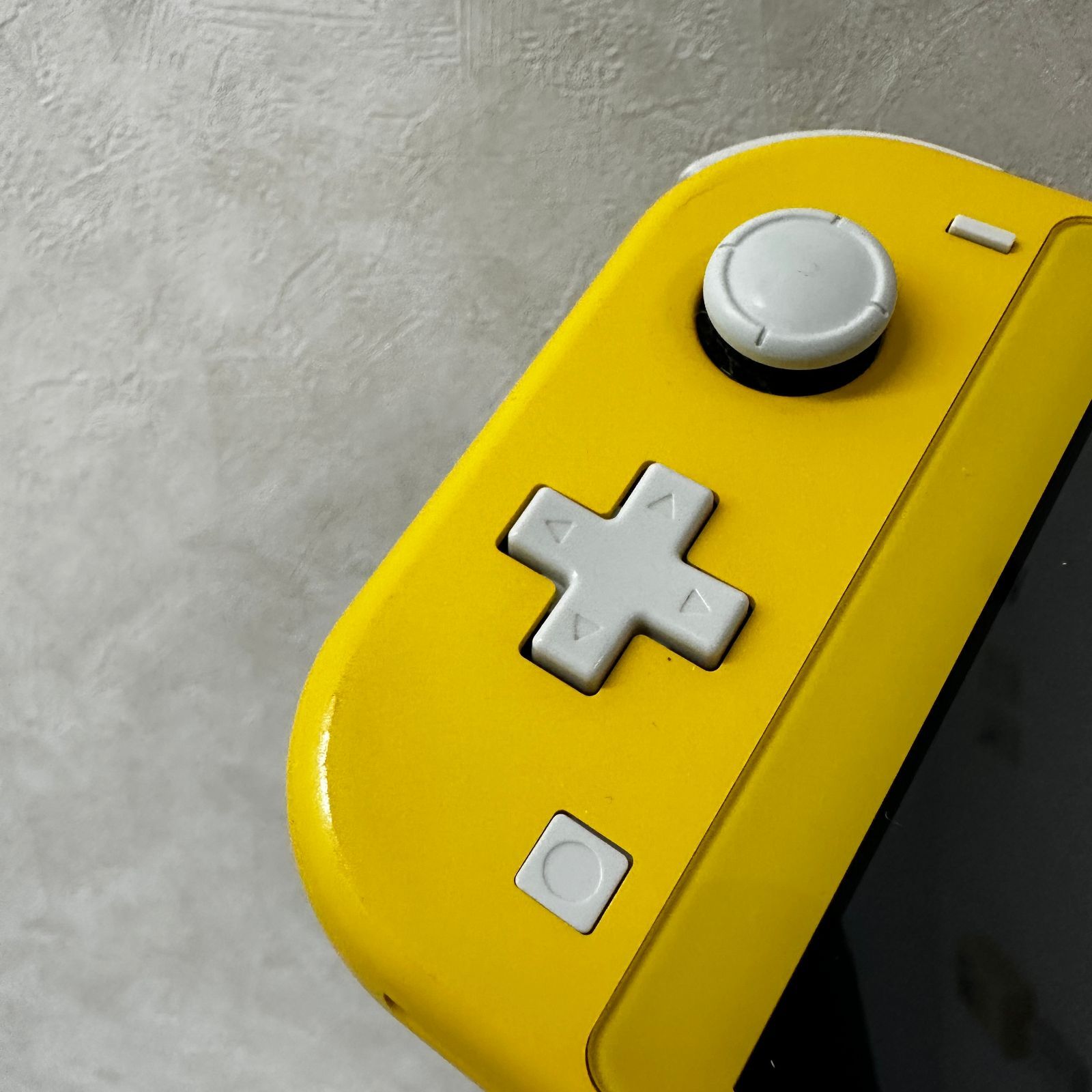 Nintendo Switch Lite ニンテンドースイッチ ライト 本体 イエロー