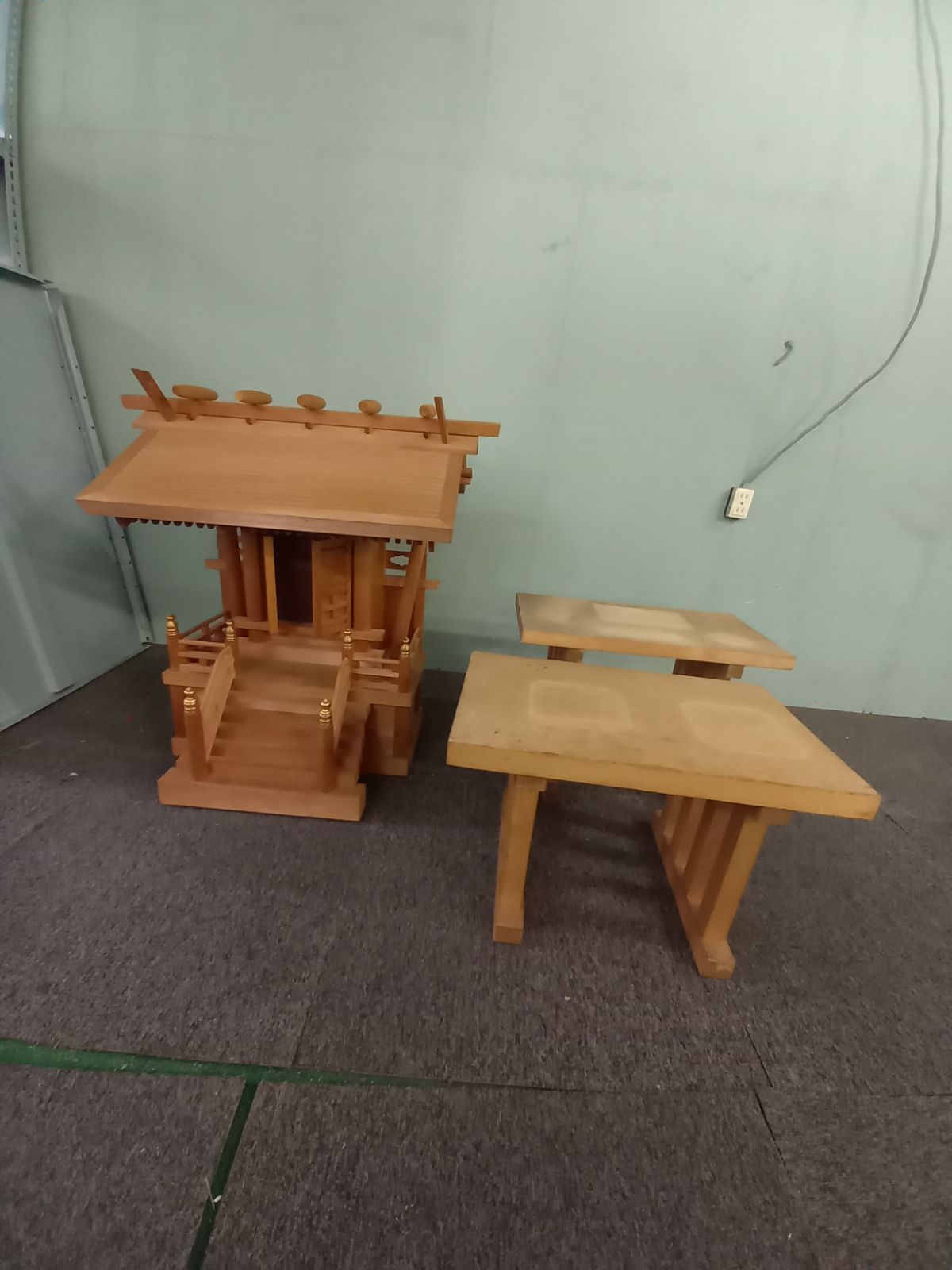 Ё 美品 木製 神棚 三社造り 八足台 お供え台 2台 セット 幅44cm 2F