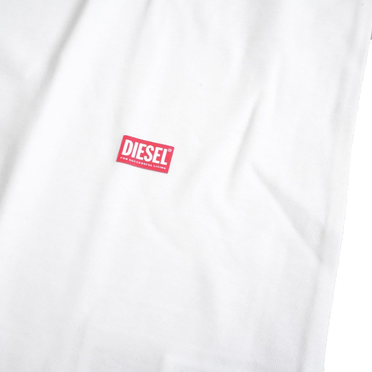 ◆ DIESEL ◆ディーゼル◆DIESEL ランウェイセットロゴ Tシャツ◆ホワイト 白◆XLサイズ◆フロントワンポイントボックスロゴ 半袖 クルーネック【新品・未使用・正規品】