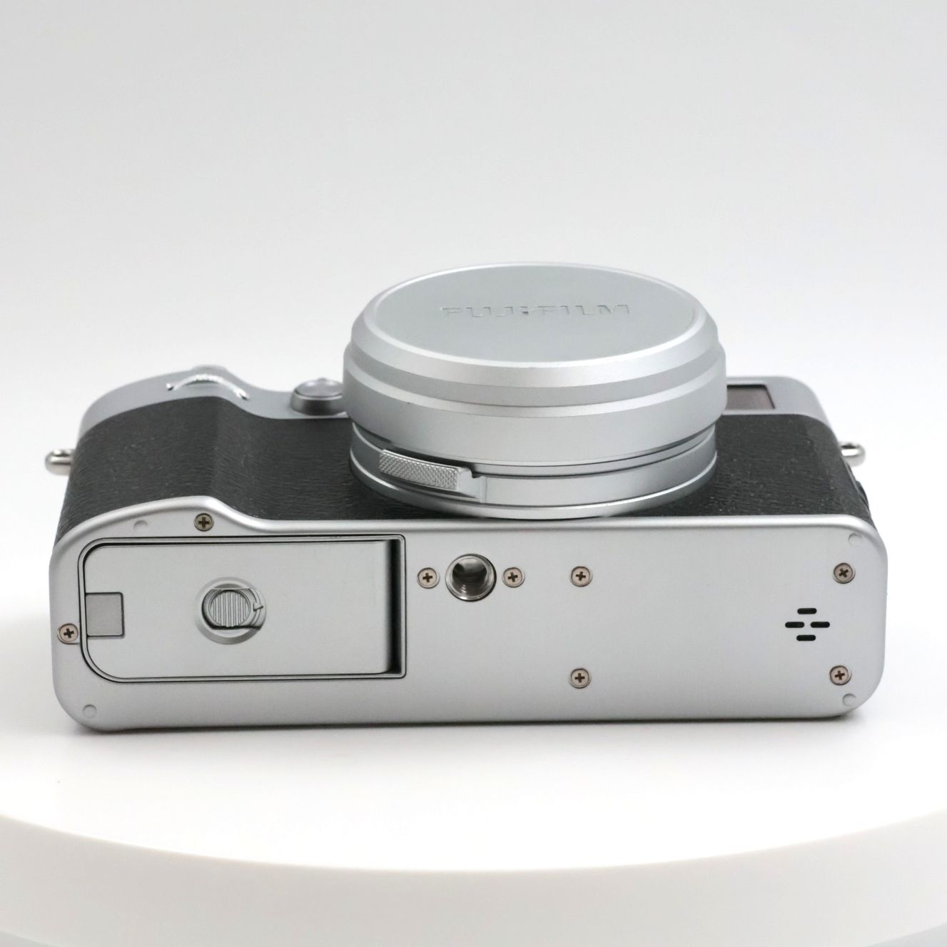 □シャッター数2400枚！極上品□ FUJIFILM X100Ⅵ シルバー デジタル