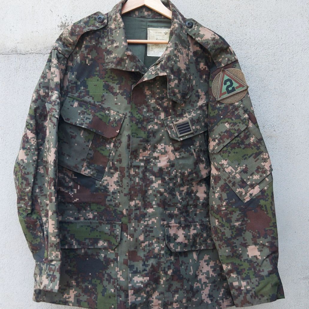 韓国陸軍実物】戦闘服3点セット - メルカリ
