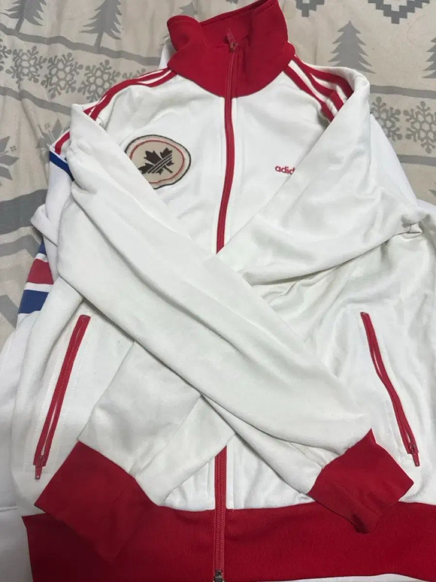 adidas アディダス トラックジャージ 白 レッド