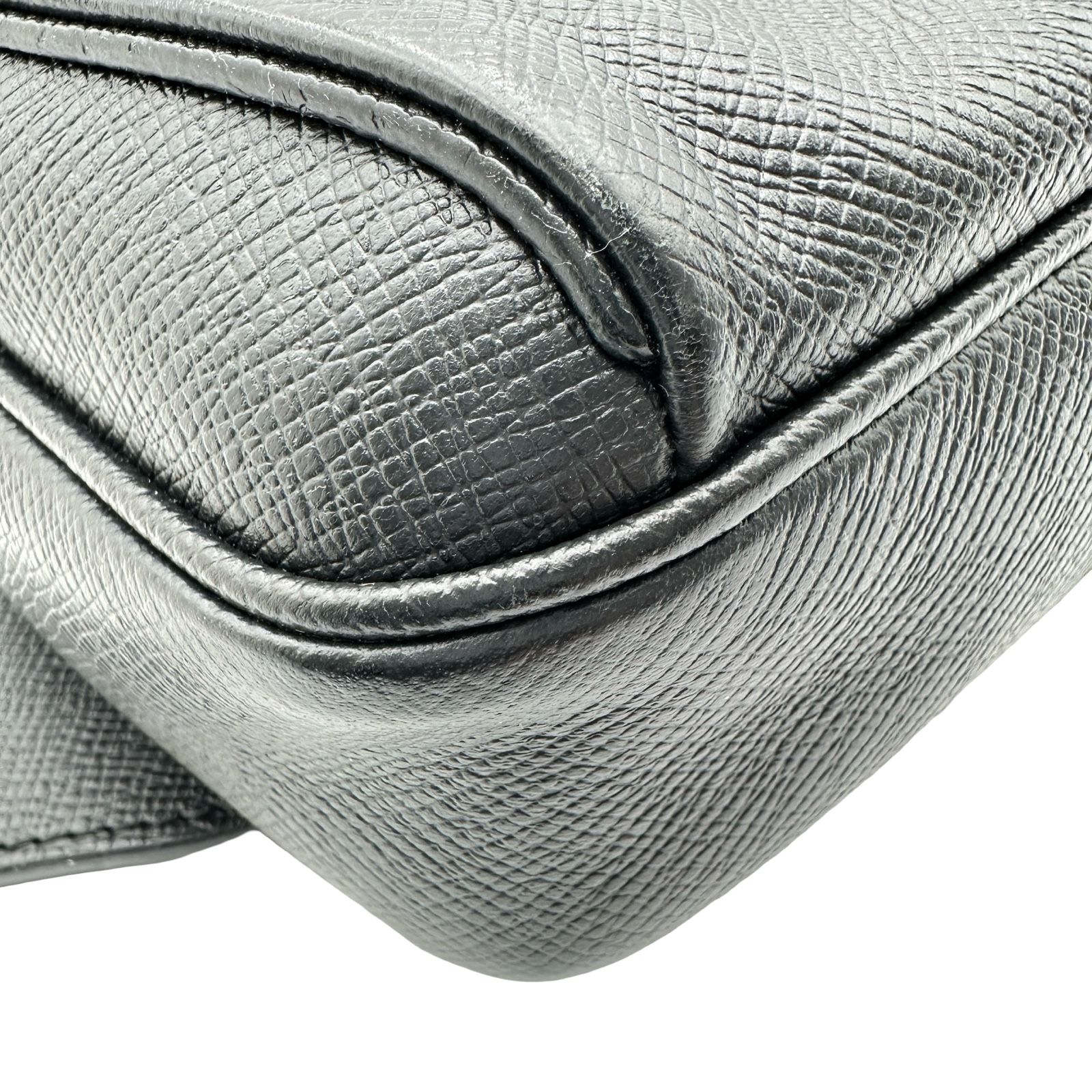ルイ・ヴィトン LOUIS VUITTON アウトドアバムバッグ M33438 ブラック
