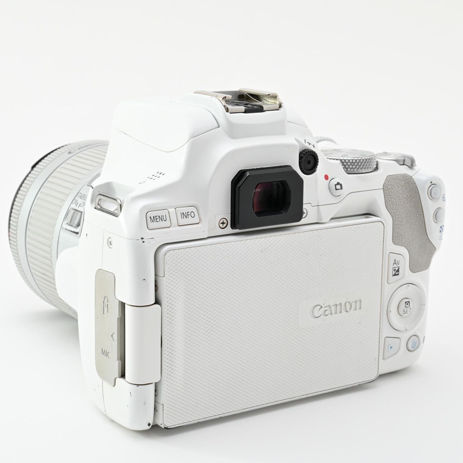 Canon EOS Kiss X10　標準レンズキット　ホワイト 極美品】□ 良品 □ CANON EOS Kiss X10 標準ズームキット ホワイトの
