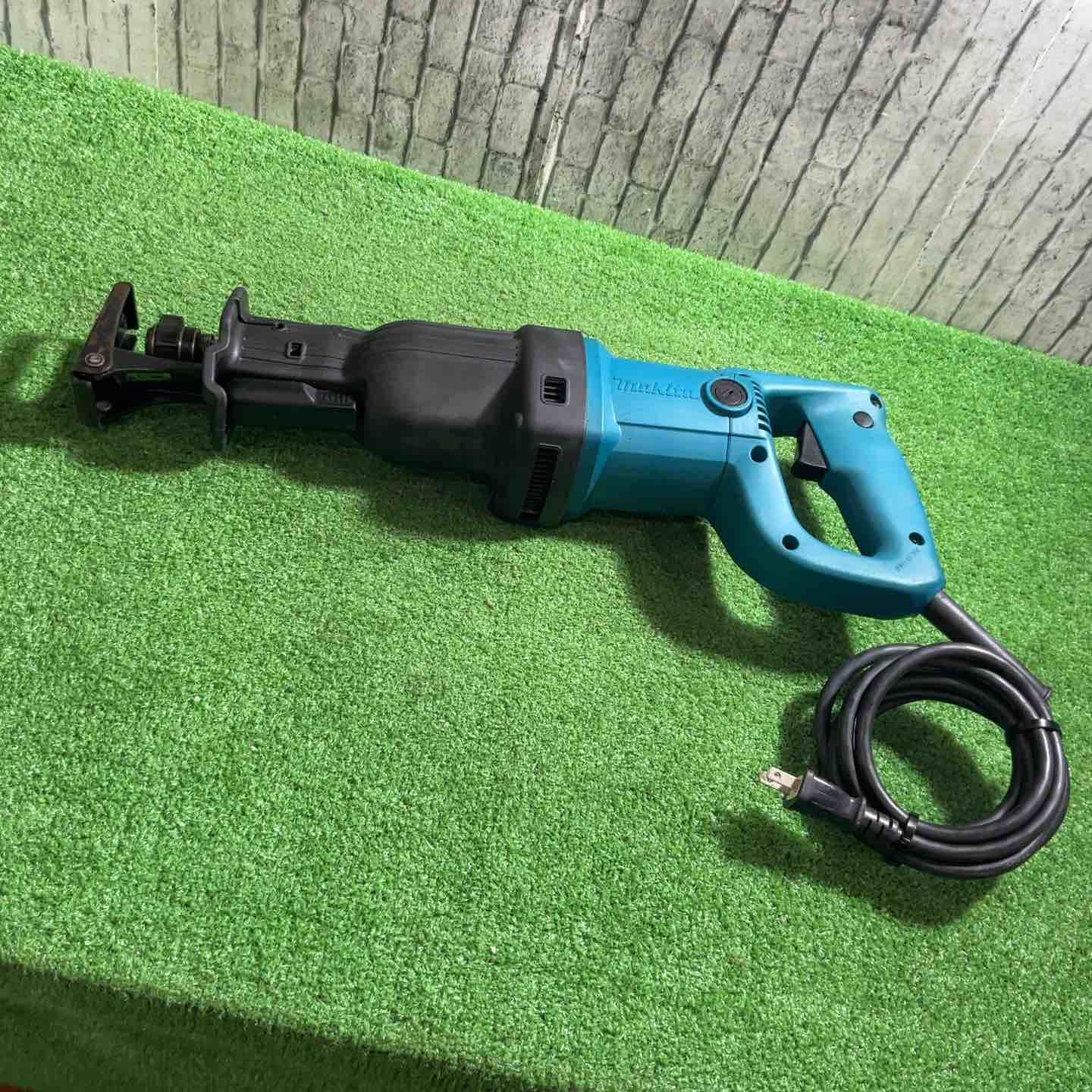 ◇マキタ(makita) セーバソー(レシプロソー) JR3040T 動作確認済【川口店】 11,704円