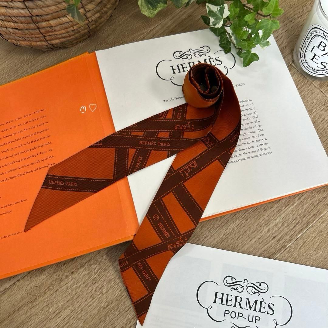 HERMESエルメス ツイリー ボルデュックリボン ロゴリボン柄 シルク