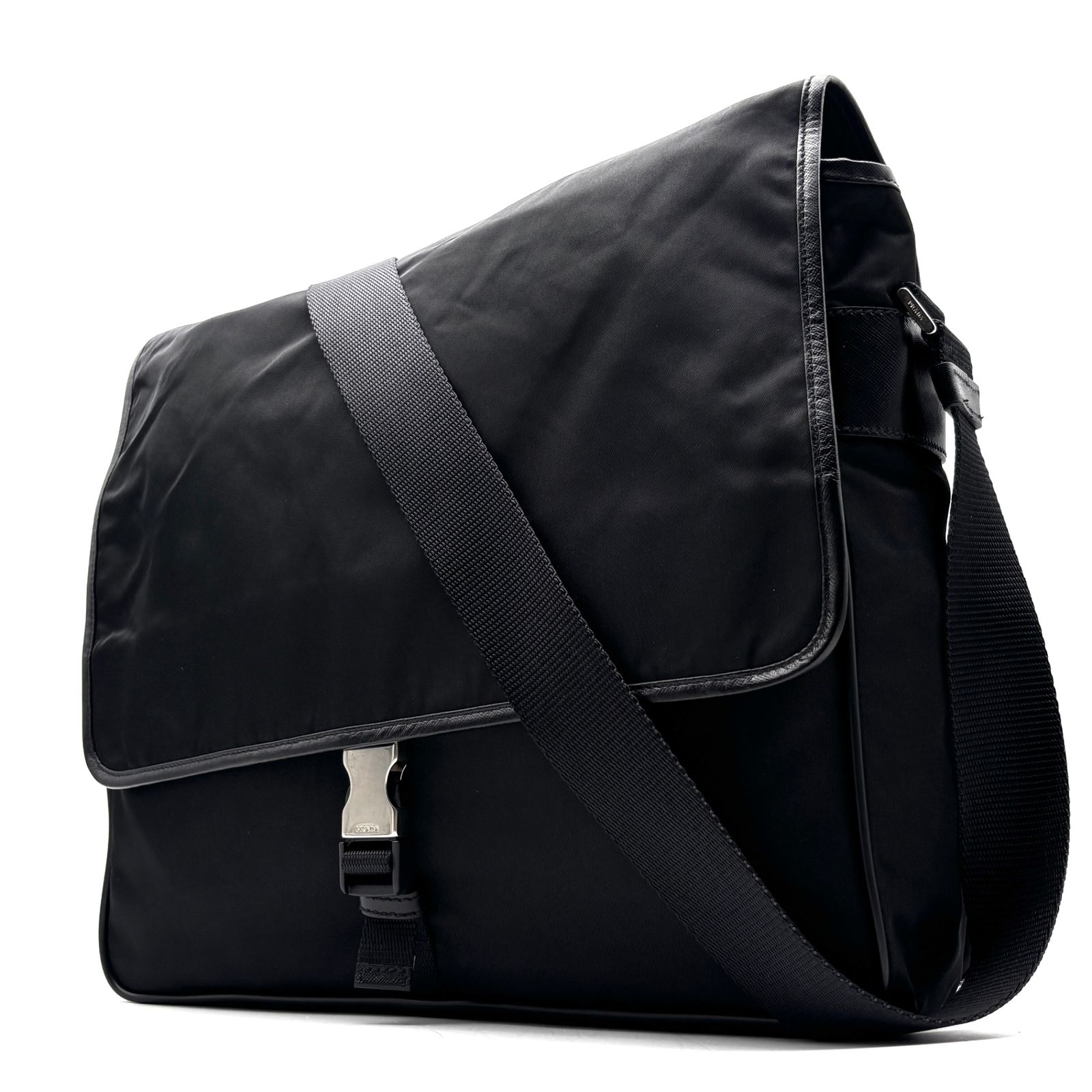 プラダ ショルダーバッグ メッセンジャーバッグ ブラック 白タグ 三角ロゴ ほぼ未使用 プラダ PRADA ショルダーバッグ メッセンジャー 三角ロゴ