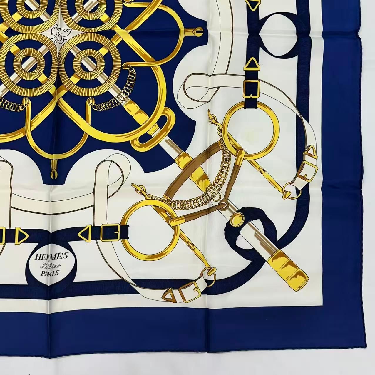 HERMES エルメス カレ90 スカーフ Eperon d'or 黄金の拍車 シルク100