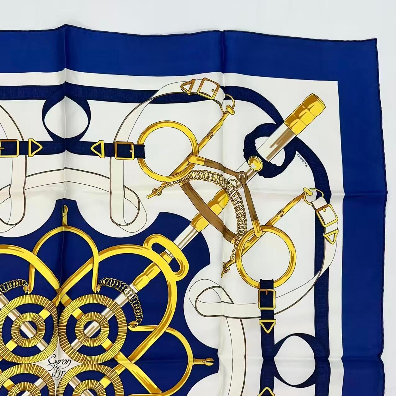 HERMES エルメス カレ90 スカーフ Eperon d'or 黄金の拍車 シルク100