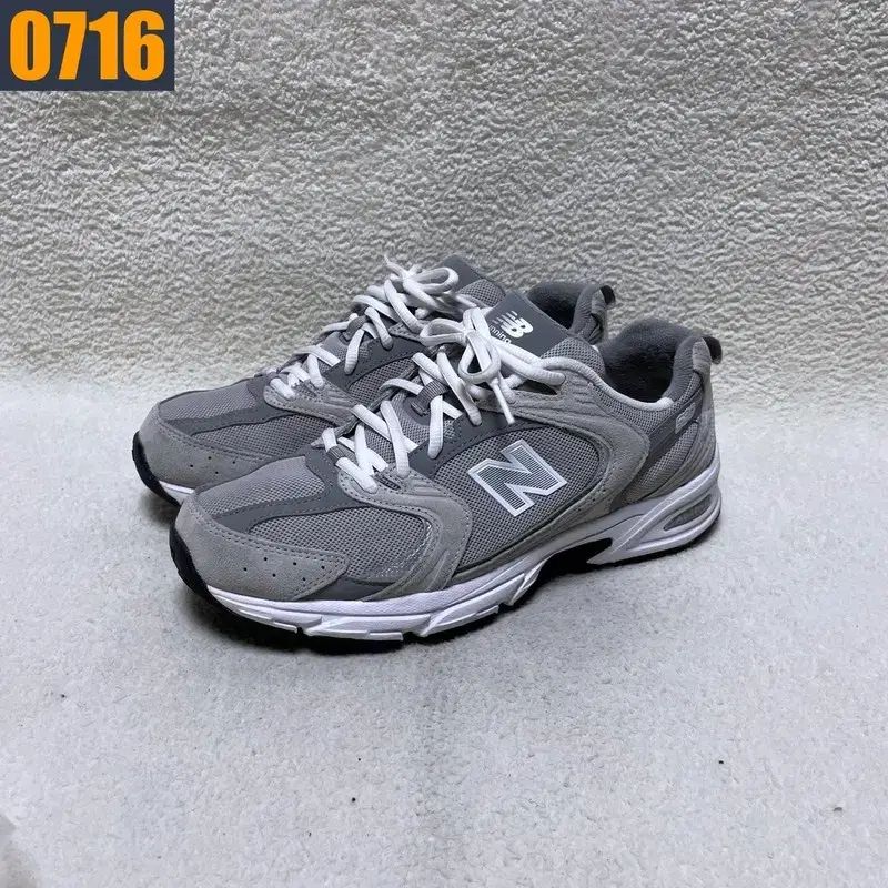 270 ニューバランス 530 グレー スニーカー