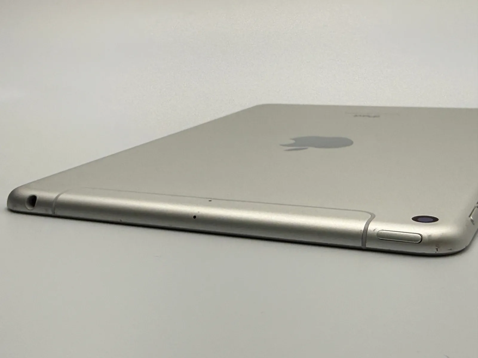 箱付き中古C】iPad mini 第5世代 64GB シルバー wifi+Cellular