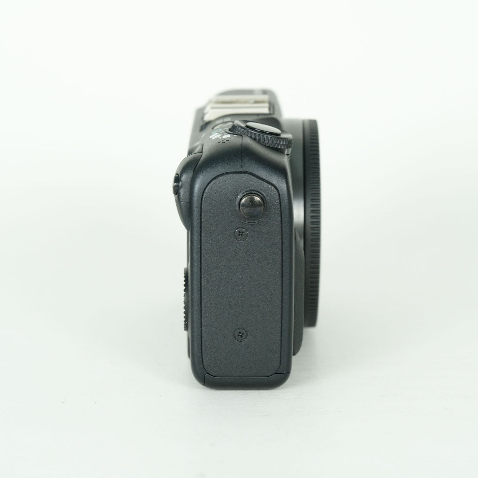 [美品 | フラッシュ付] Canon EOS M2 ボディ ブラック | ミラーレス一眼カメラ