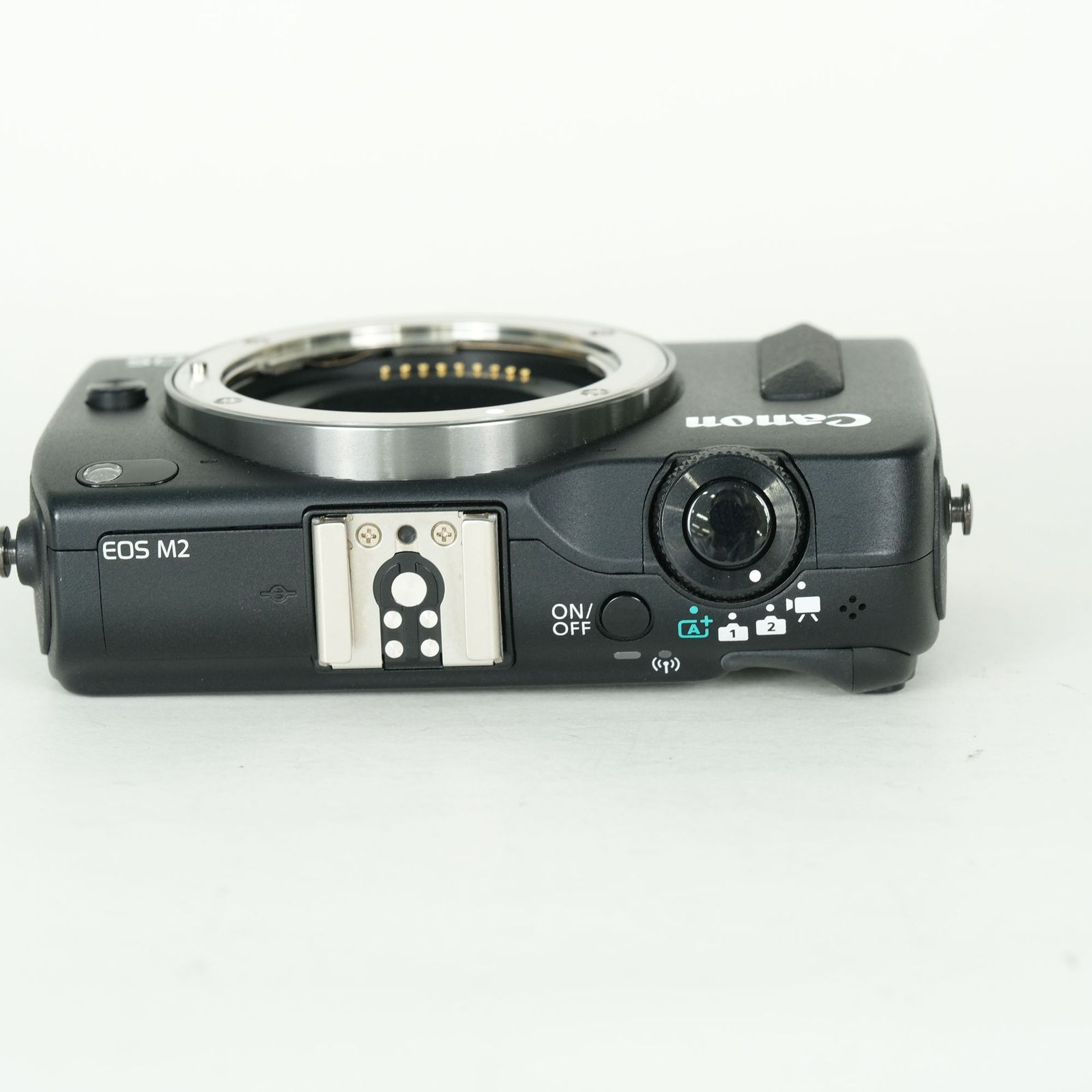 [美品 | フラッシュ付] Canon EOS M2 ボディ ブラック | ミラーレス一眼カメラ