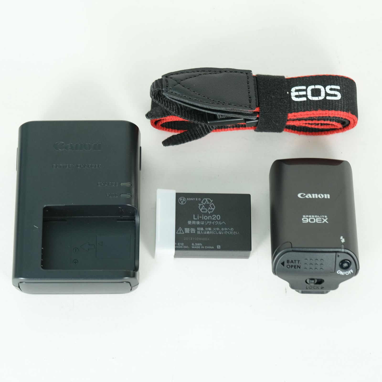 [美品 | フラッシュ付] Canon EOS M2 ボディ ブラック | ミラーレス一眼カメラ
