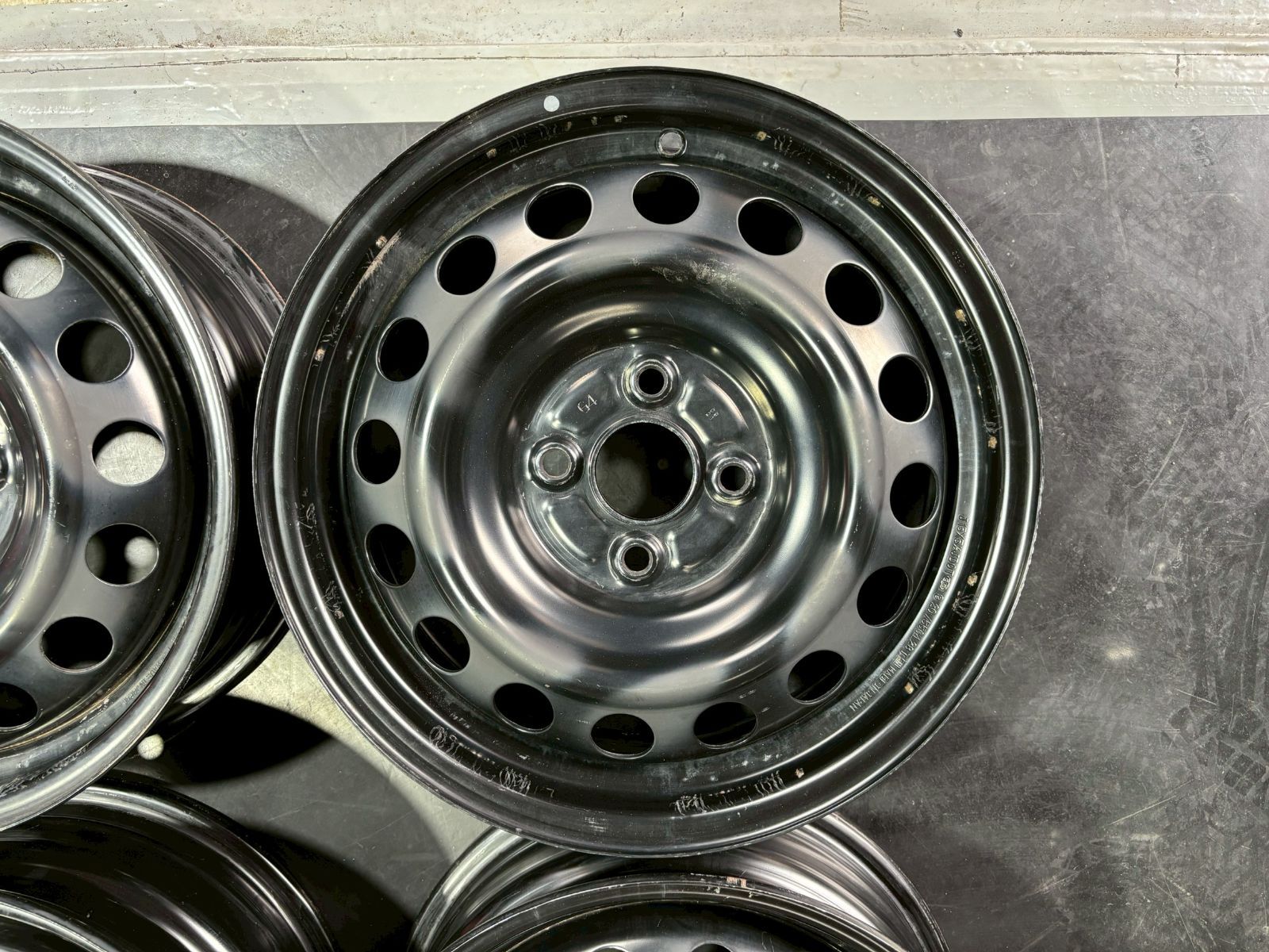アクア トヨタ純正スチール 15インチ 刻印G4 4本セット 15×5.5J 4H
