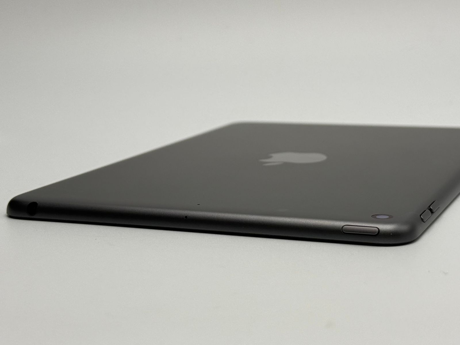 iPad mini 5 64GB スペースグレイ 中古B バッテリー95% - メルカリ