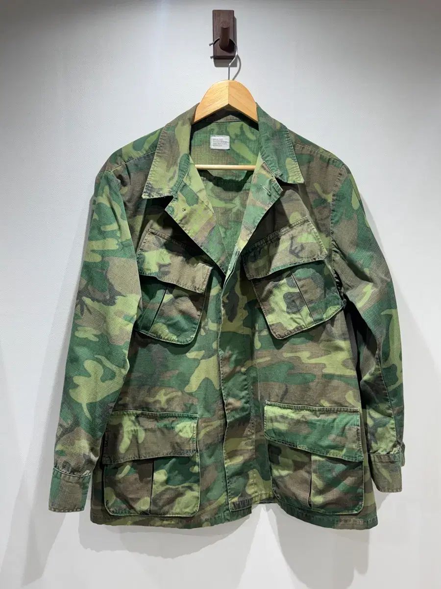1968年オリジナル US Army ERDL カモ ジャケット (M-S)