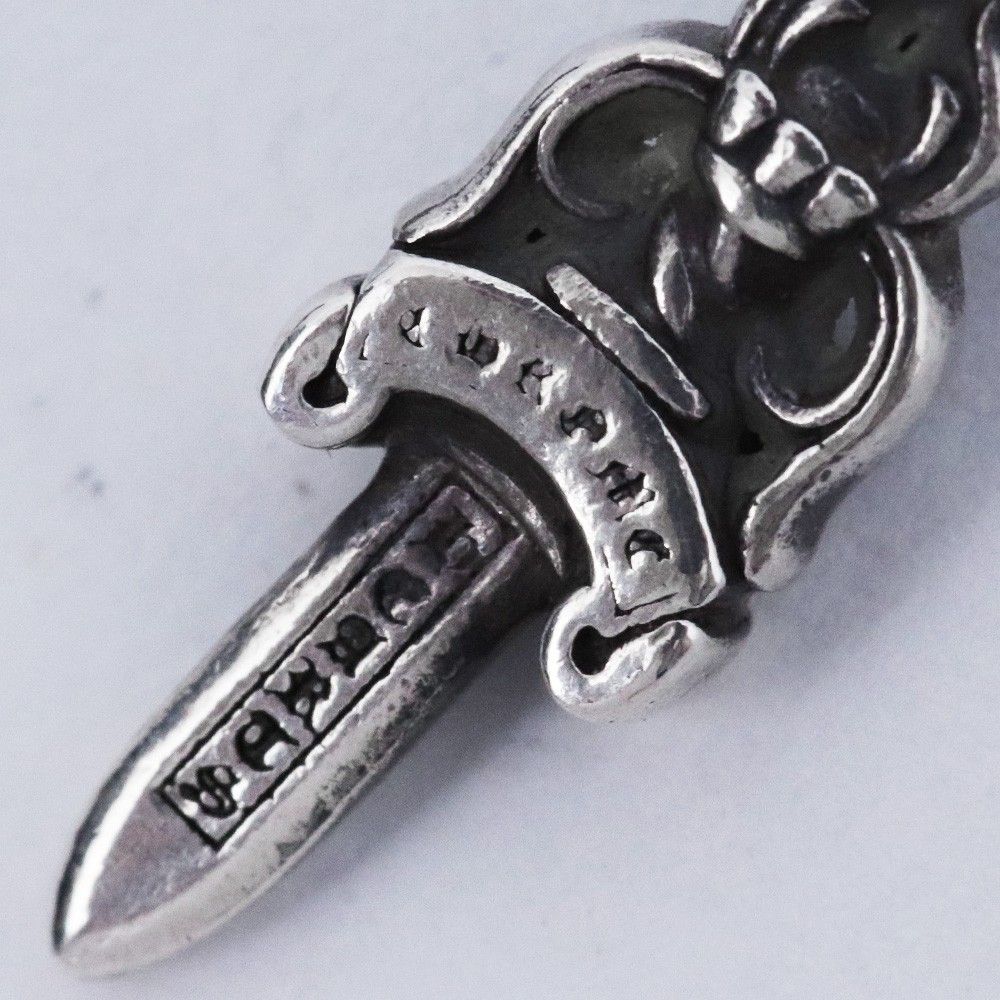 CHROME HEARTS V2 スタック ダガーチャーム シルバー - メルカリ