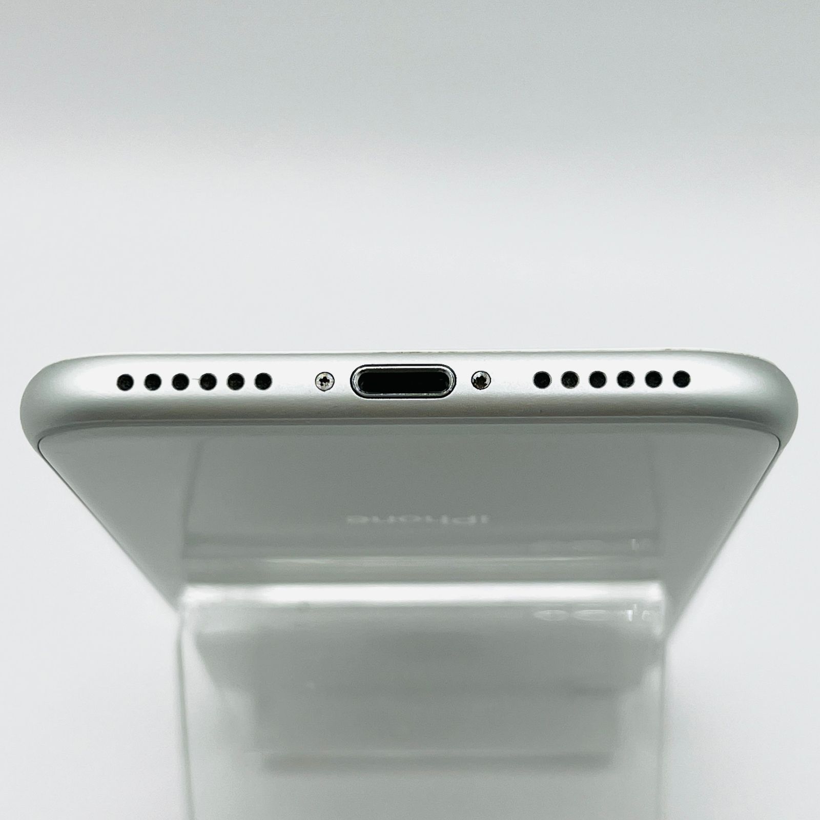 docomo iPhone8 64GB SV SIM解除済 Cランク - メルカリ
