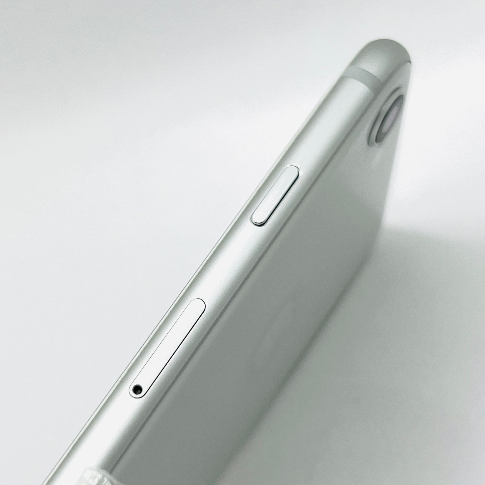 docomo iPhone8 64GB SV SIM解除済 Cランク - メルカリ
