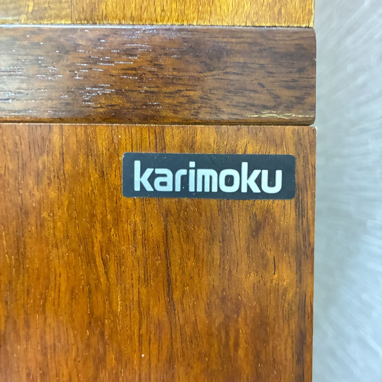カリモク】コロニアル 飾り棚 キャビネット コレクション 照明付
