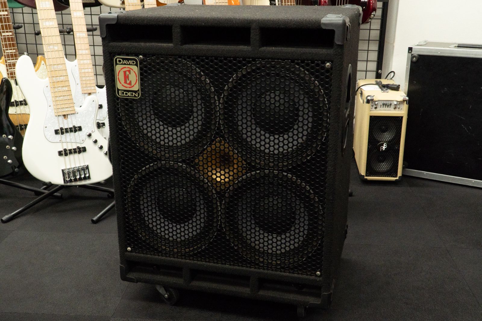 【used】EDEN / D410XLT 700W 8Ω【GIB横浜】