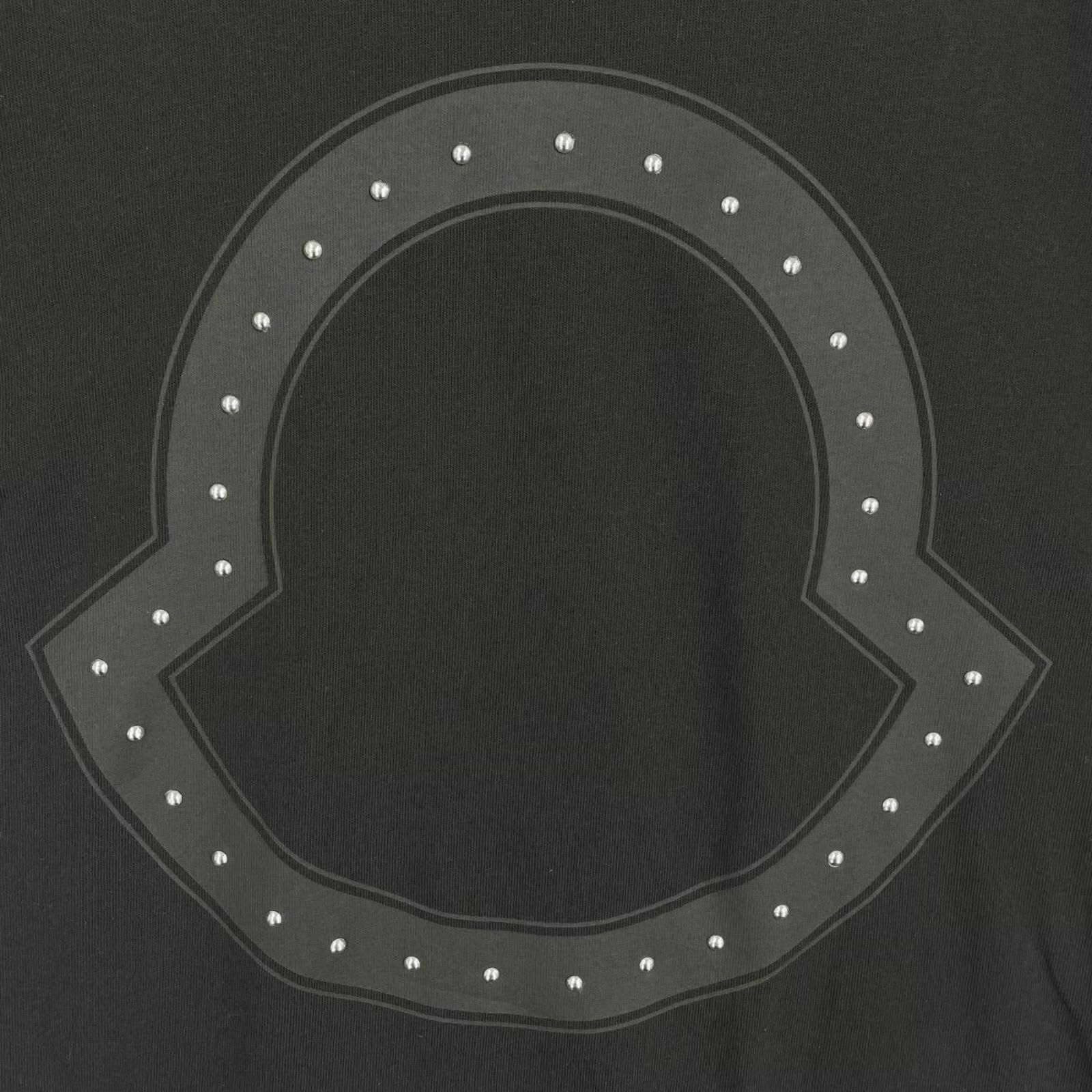 MONCLER/S /ブラック /スタッズロゴTシャツ /型番H10918C000158390T｜詳細画像