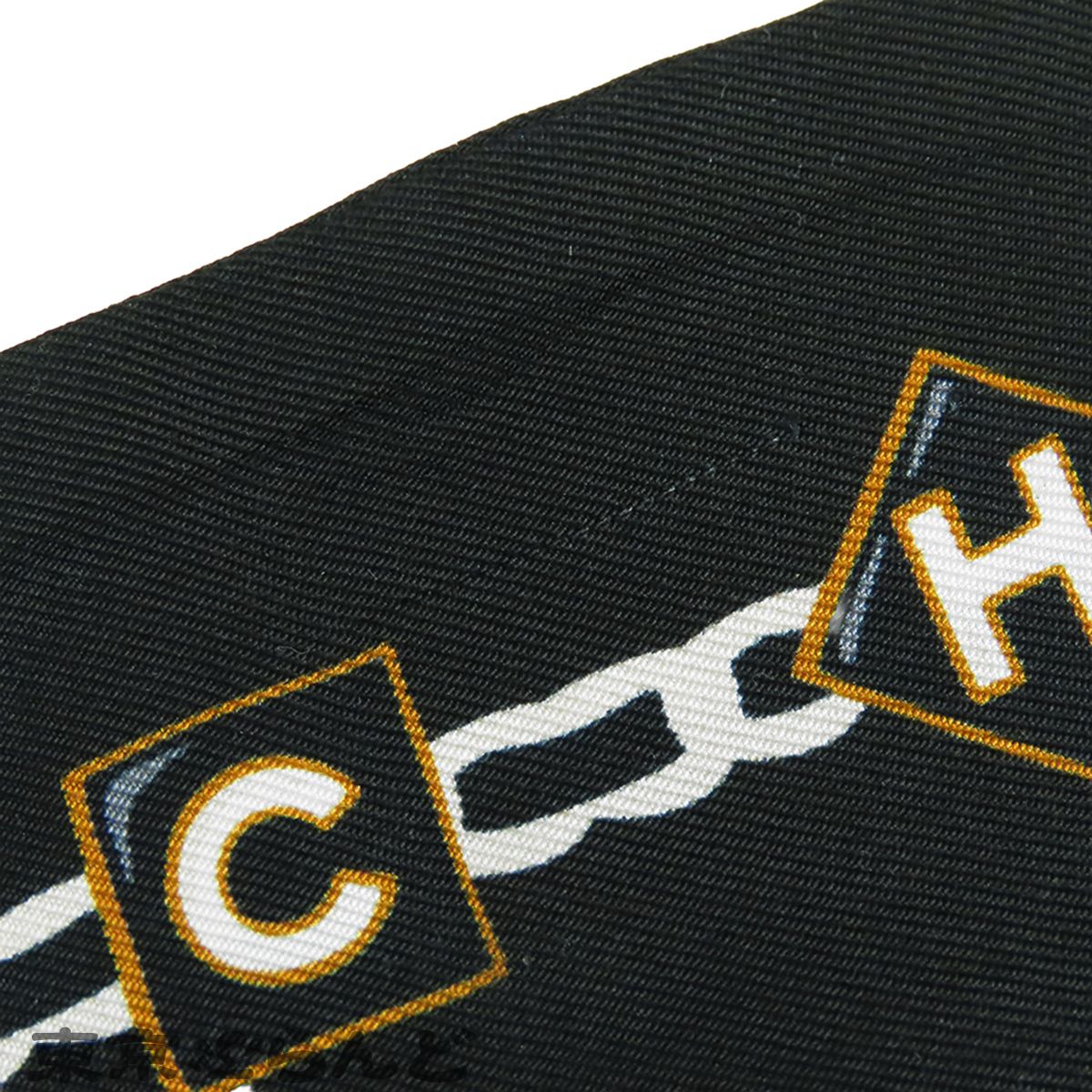 シャネル CHANEL スカーフ AA8232 ブラック 黒xホワイトxゴールド
