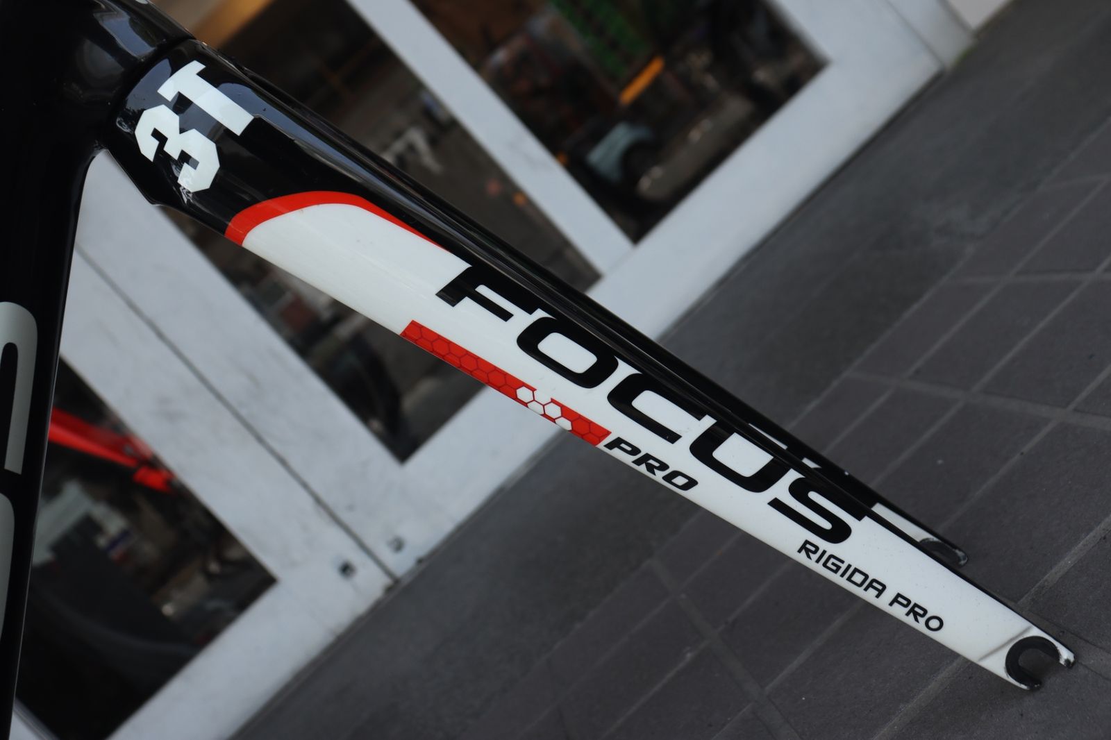 フォーカス FOCUS イザルコ IZALCO PRO 4.0 2012モデル 48サイズ