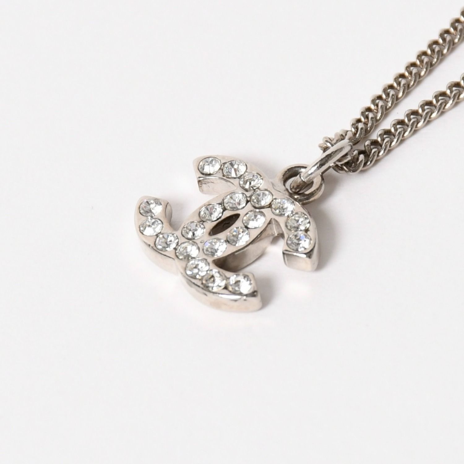 極美品 CHANEL シャネル ココマーク ネックレス ラインストーン メタル 09V刻印 重量約5.73g 中古 4a005148 極美品 CHANEL シャネル ココマーク ネックレス ラインストーン メタル 09V刻印 重量約5.73g 中古 4a005148